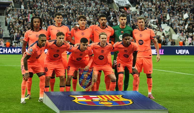 El equipo titular del Barcelona en partido ante Newcastle