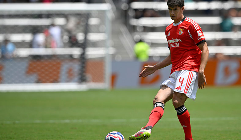Antonio Silva de Benfica en partido del Mundial de Clubes