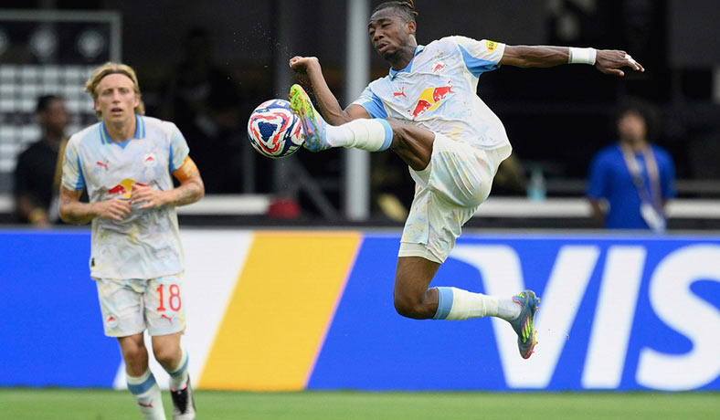 Dorgeles Nene del Salzburgo en partido del CWC