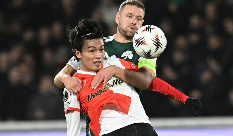 Ayase Ueda del Feyenoord ante Panathinaikos