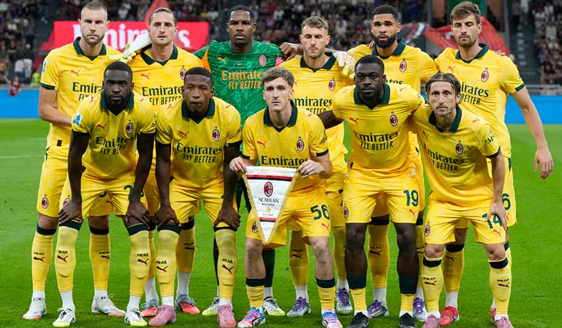 El equipo titular del AC Milan en partido contra Bologna