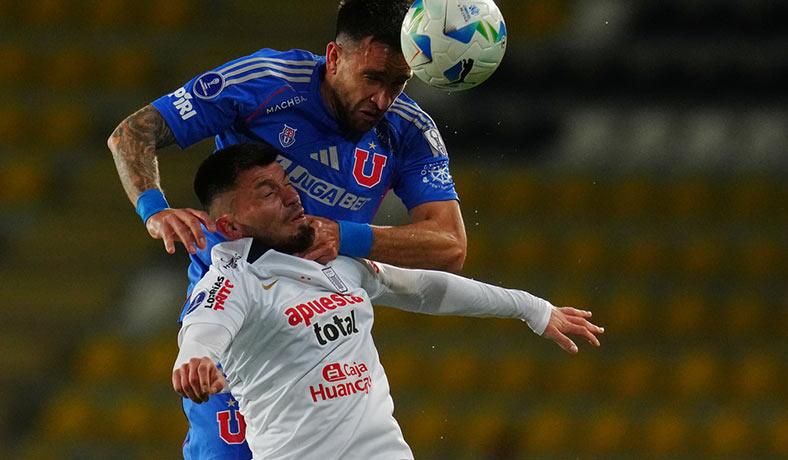 Matias Zaldivia de Universidad de Chile ante Alianza Lima