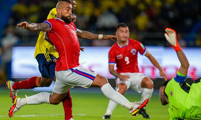 Arturo Vidal en el ultimo partido de Chile contra Colombia