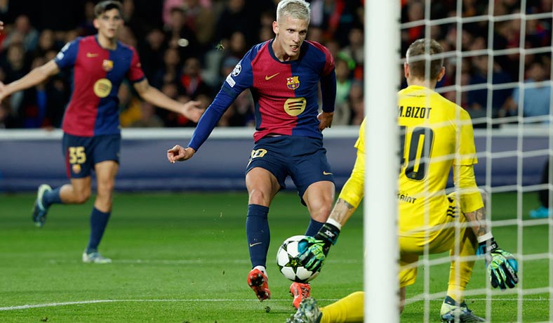 Dani Olmo del Barcelona en partido contra el Brest