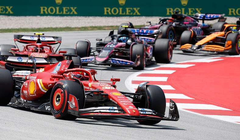 Charles Leclerc de Ferrari en una curva del GP de España