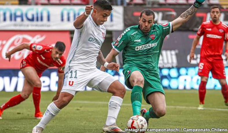 Nicolas Guerra de la U en partido contra Ñublense