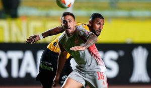 Velez vs Estudiantes: Cuotas y picks para una intensa final del Trofeo de Campeones