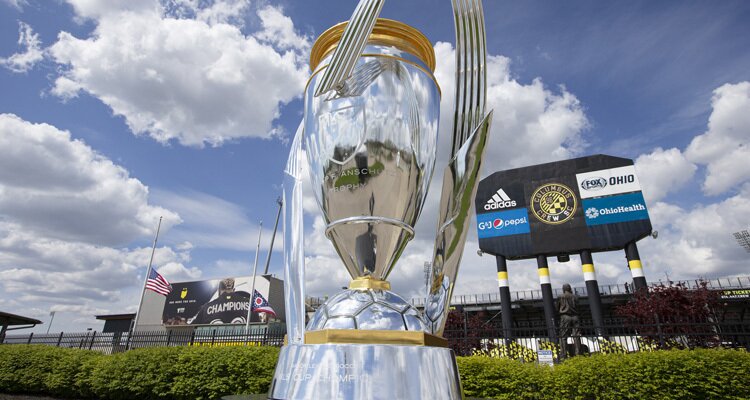 Los mejores equipos de Estados Unidos pelean cada año por el trofeo de la MLS, en la imagen